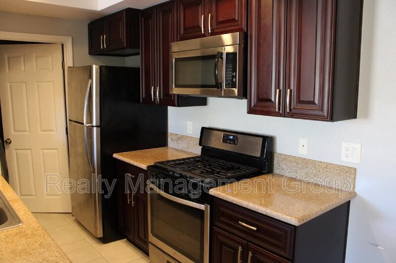 552 Canyon Dr #29 - Photo 2 of 24