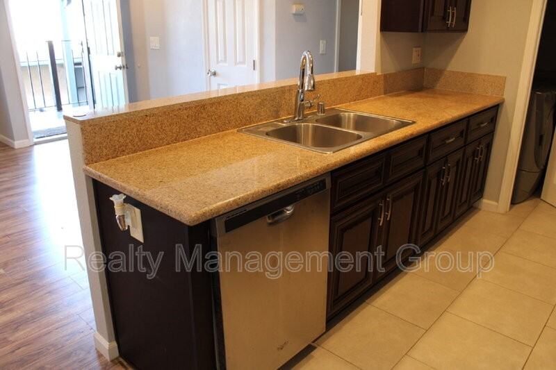 552 Canyon Dr #29 - Photo 3 of 24