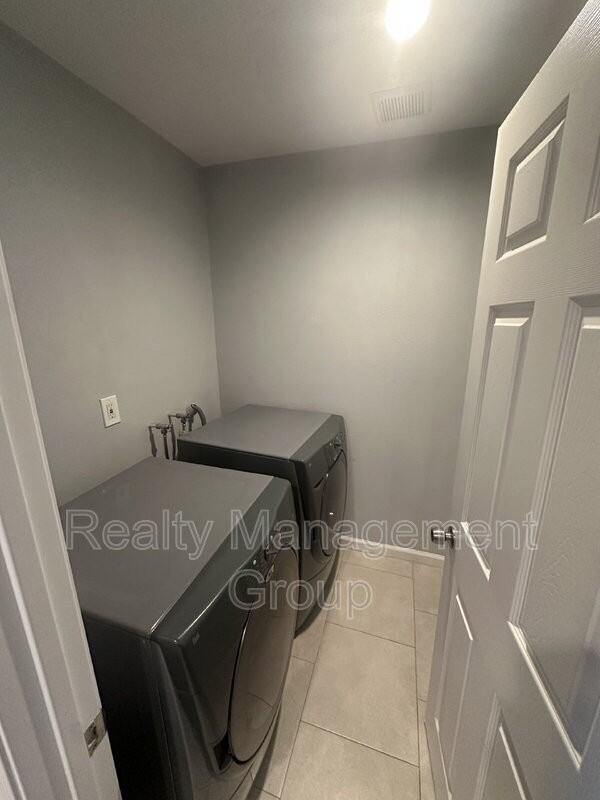 552 Canyon Dr #29 - Photo 7 of 24