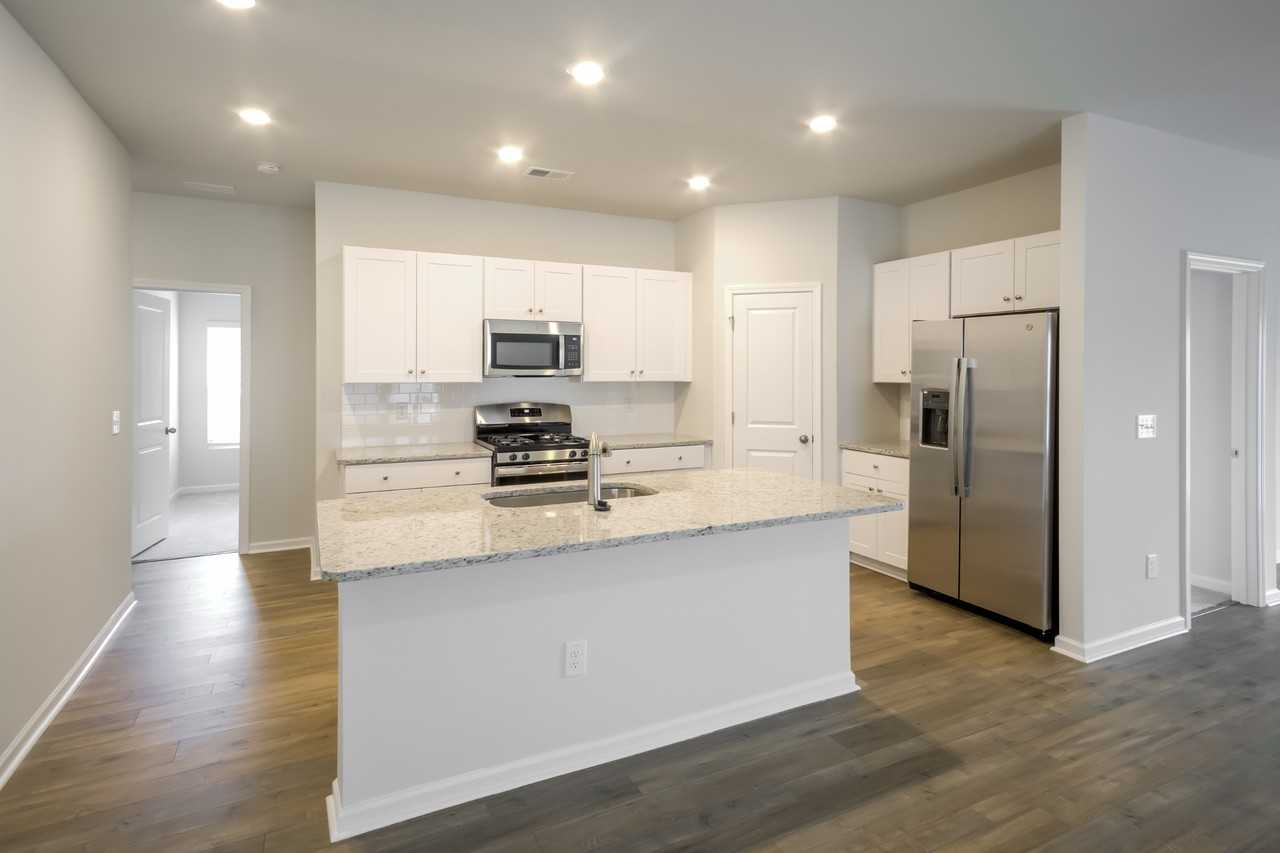 662 Watercliff Dr - Photo 6 of 20