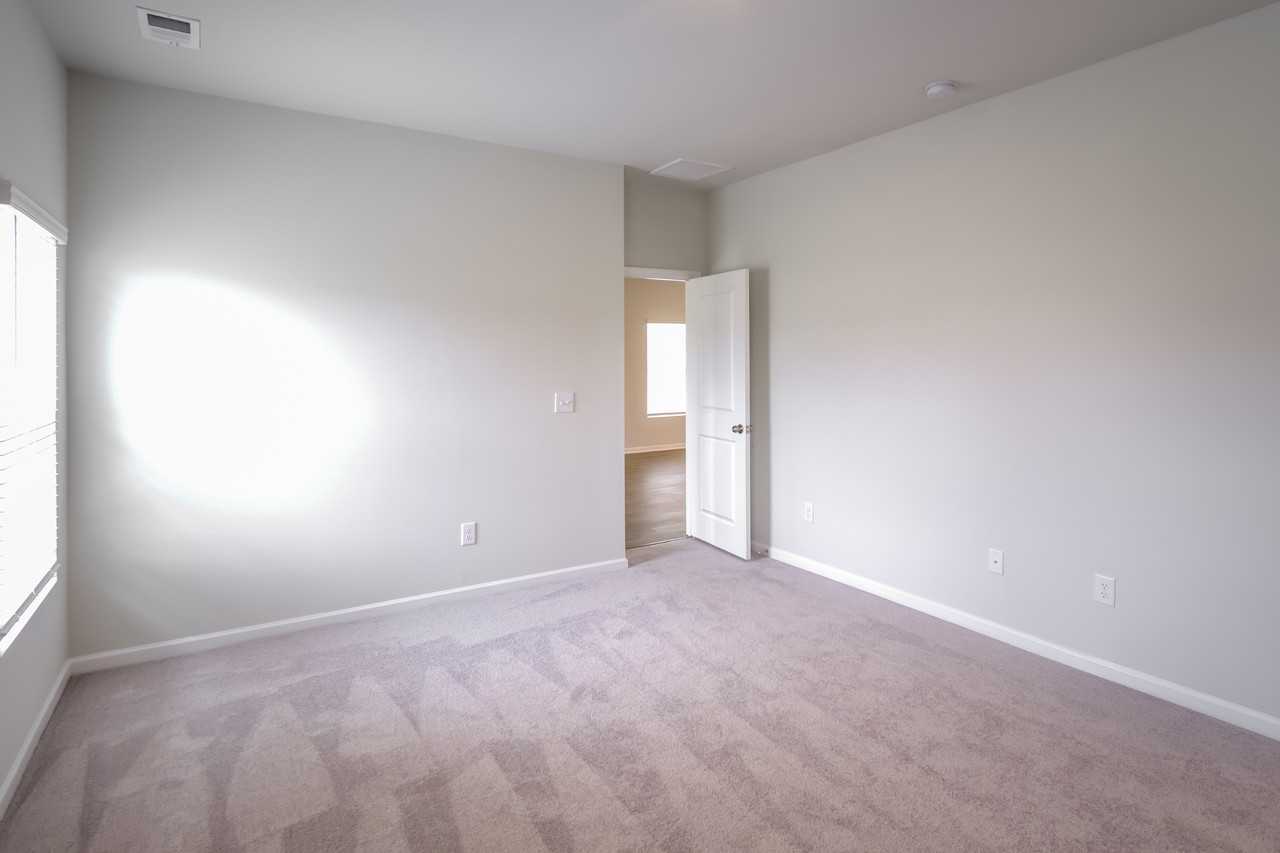 662 662 Watercliff Dr - Photo 7 of 19