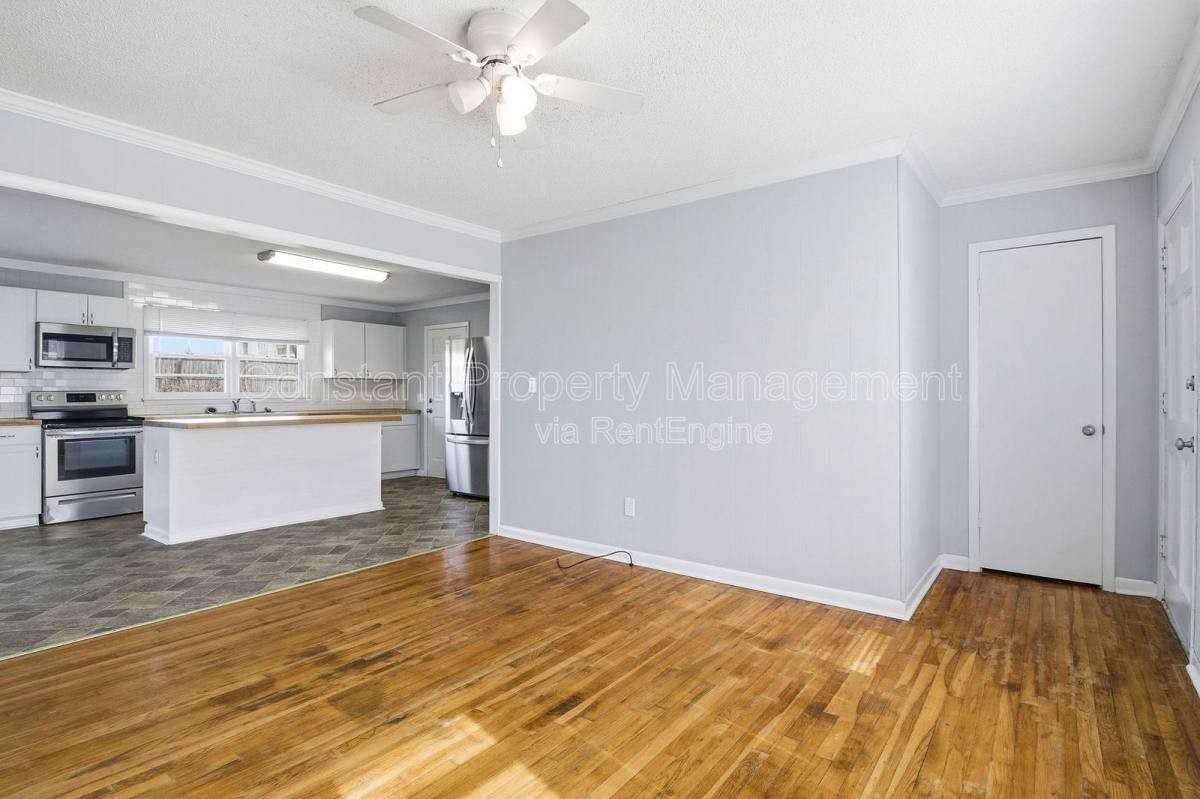 105 Maxwell Dr - Photo 5 of 10