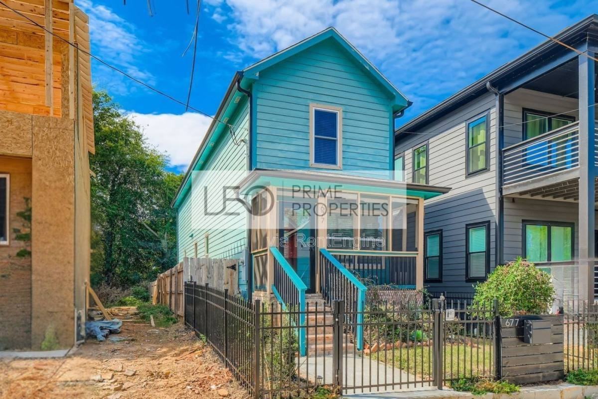 677 Ira St Sw - Photo 2 of 10