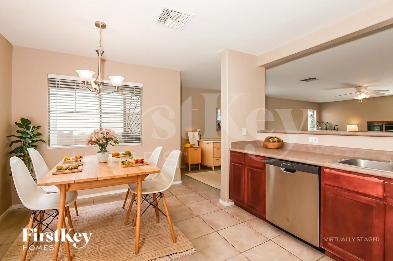 1671 E Maddison Cir - Photo 7 of 19