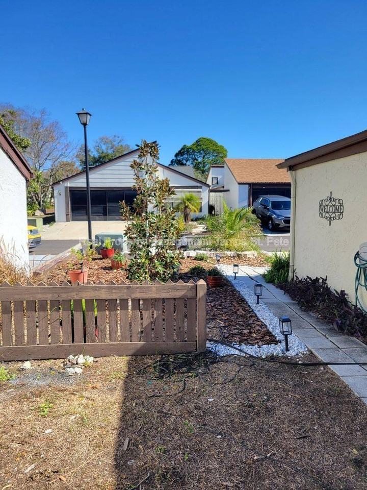 12231 Magnolia Grove Ln - Photo 3 of 10