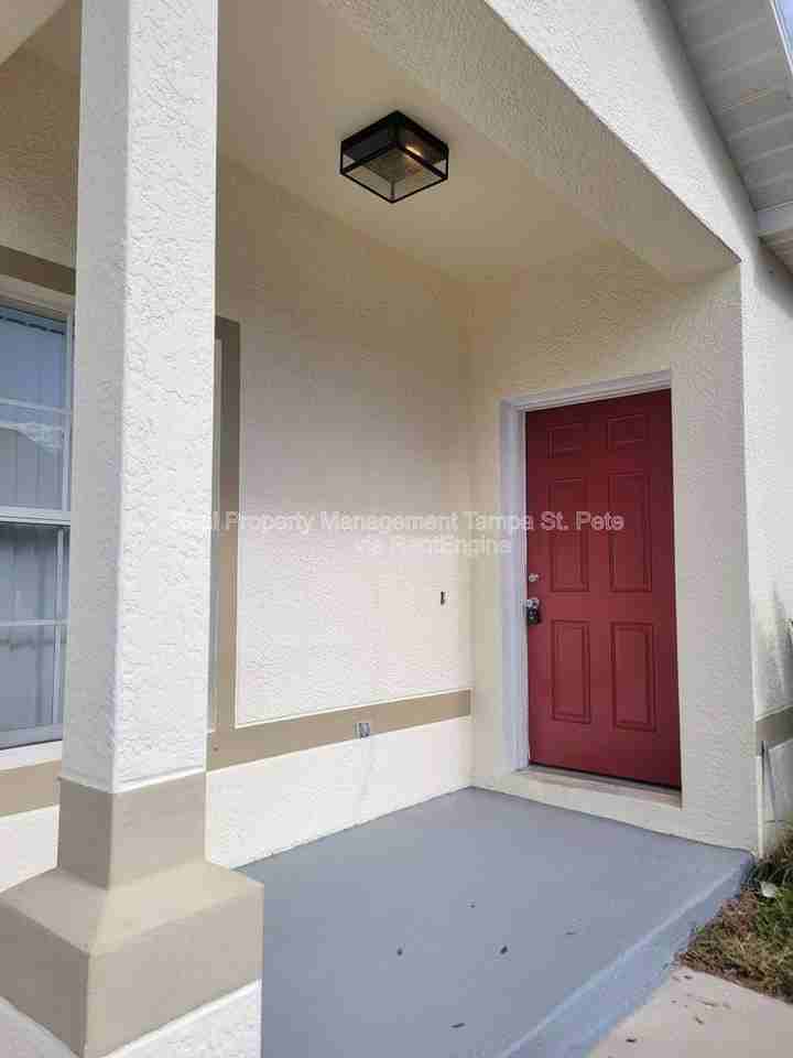 7784 75th St N - Photo 2 of 10