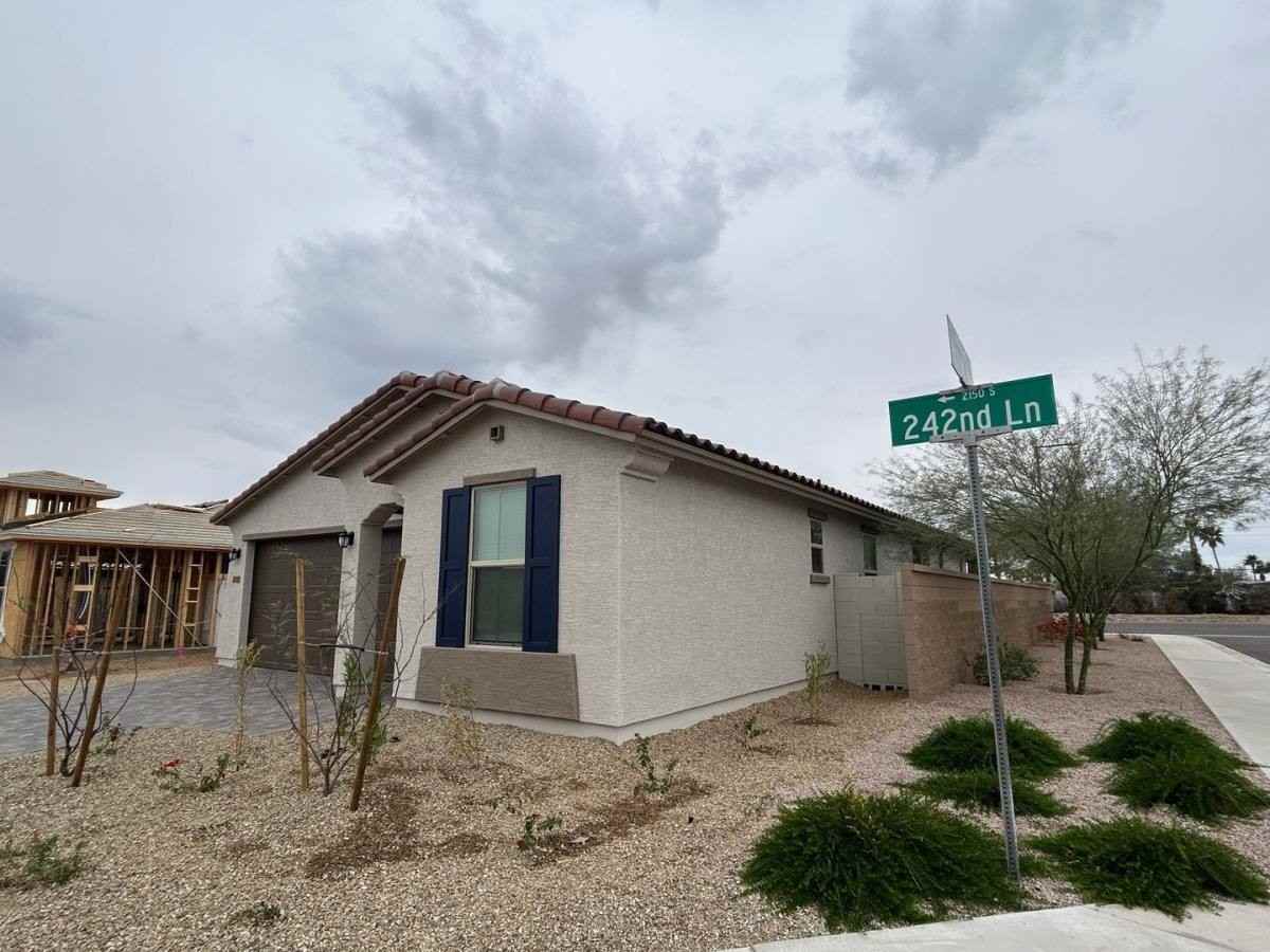 2150 S 242nd Ln - Photo 3 of 10