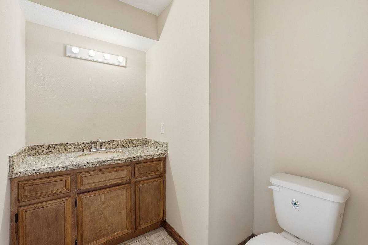 16014 Southampton Dr - Photo 3 of 10
