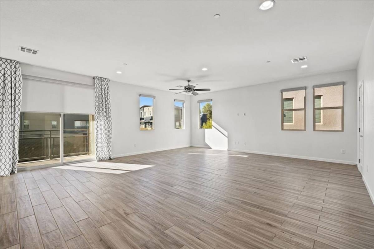 11303 Kraft Mountain Ave #103 - Photo 3 of 10