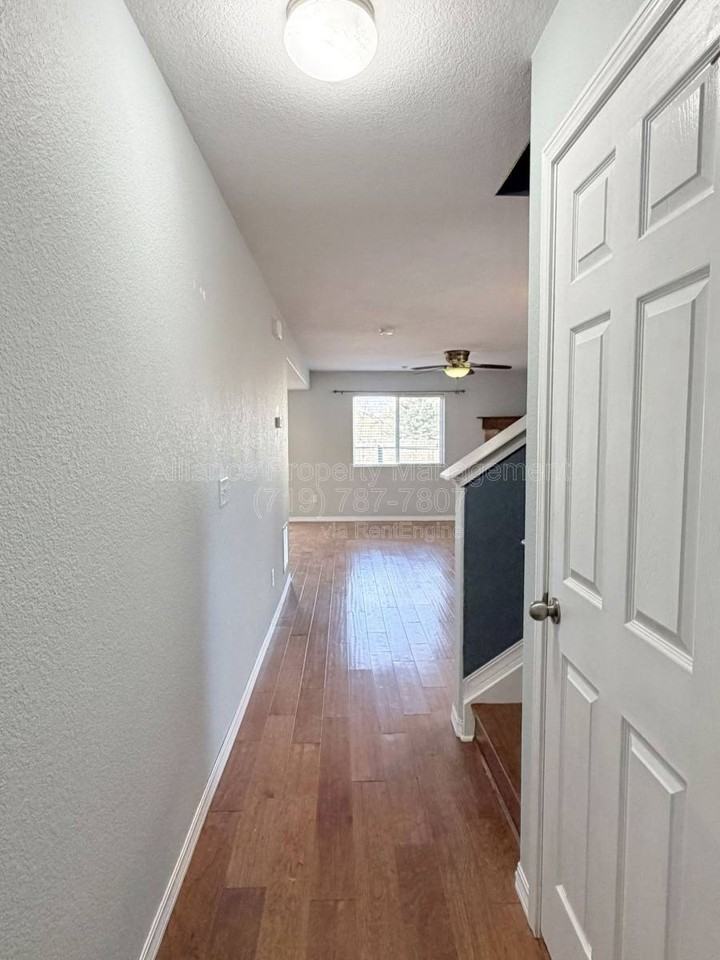 3910 Reindeer Cir - Photo 2 of 10