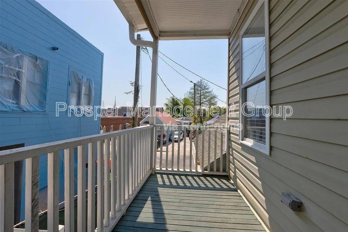 86 Romney St #B - Photo 2 of 10