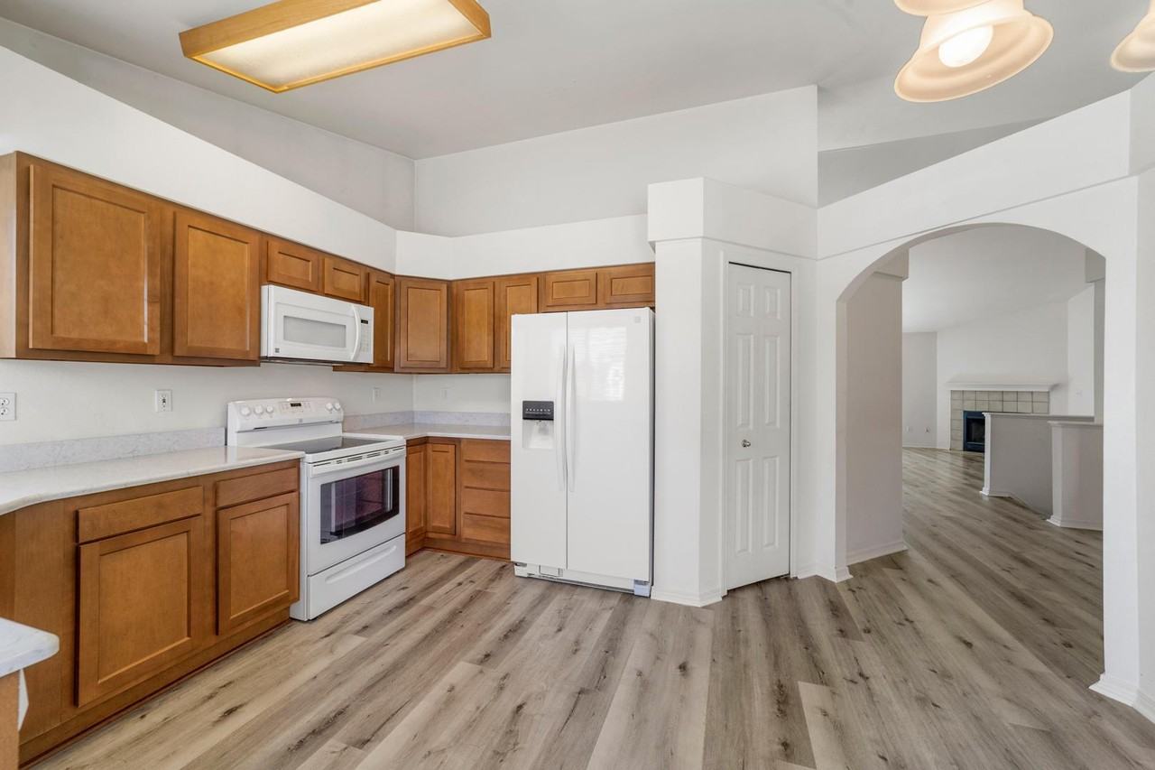 9288 Prairie Clover Dr - Photo 5 of 41