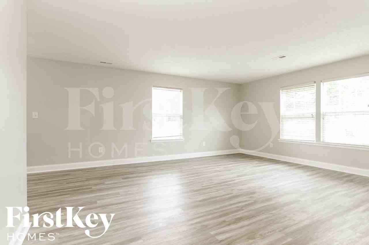 10431 Wintergreen Way - Photo 4 of 15