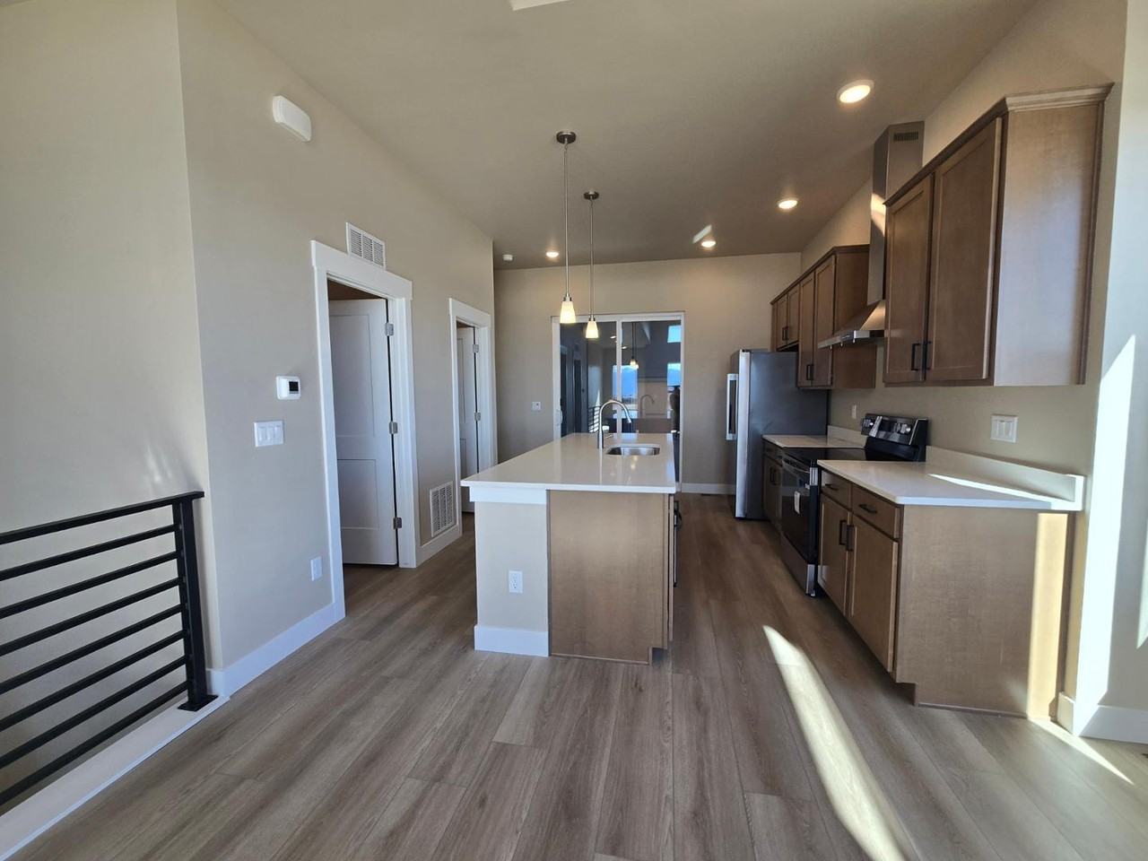 9404 Roseate Vw - Photo 3 of 21