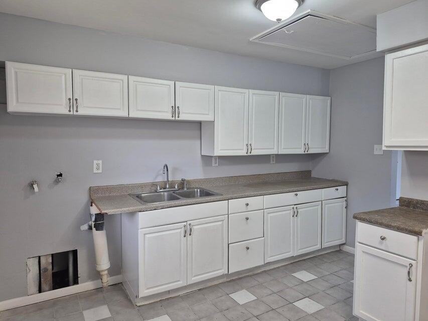 3326 Delaware St - Photo 2 of 13