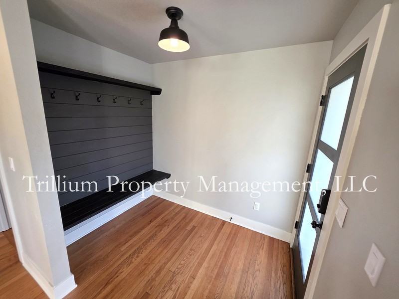 7020 Ne 17th Ave - Photo 2 of 28