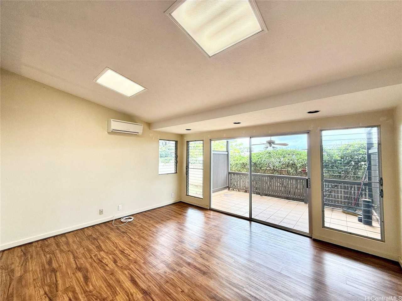 5147 Kilauea Ave - Photo 7 of 19