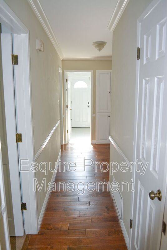 1458 Dara St - Photo 7 of 20