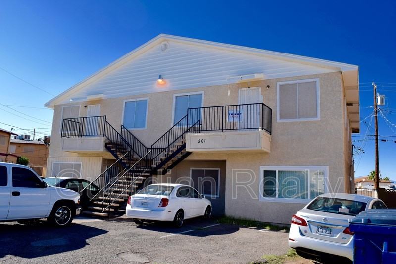 801 N Major Ave #A - Photo 4 of 11