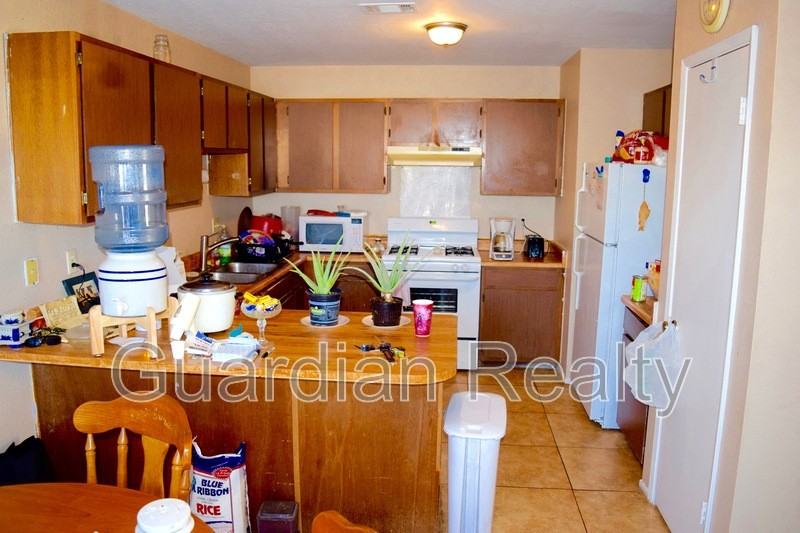 801 N Major Ave #A - Photo 5 of 11