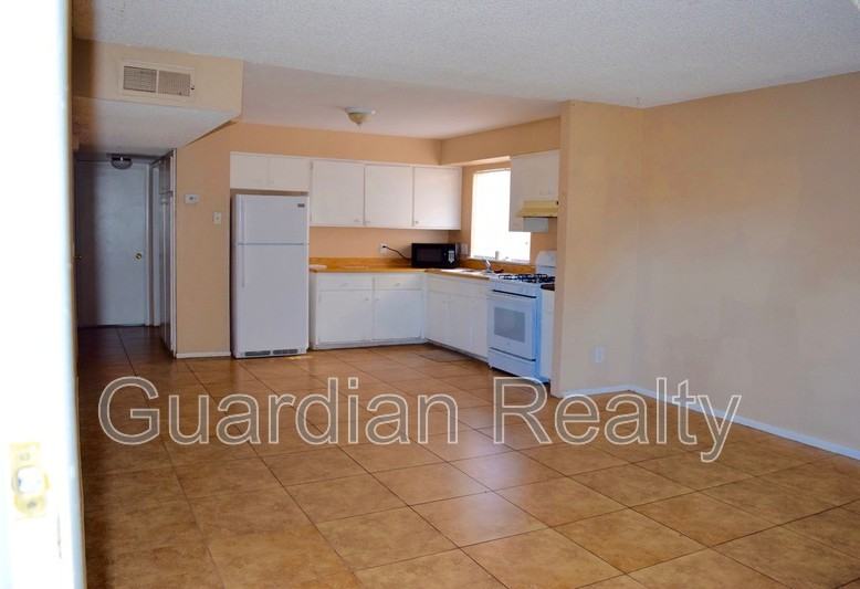 801 N Major Ave #A - Photo 6 of 11