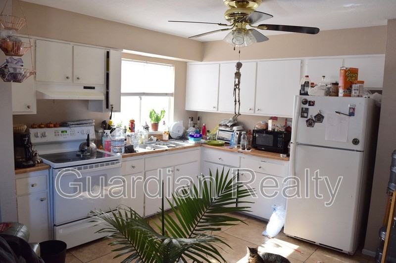 801 N Major Ave #A - Photo 7 of 11