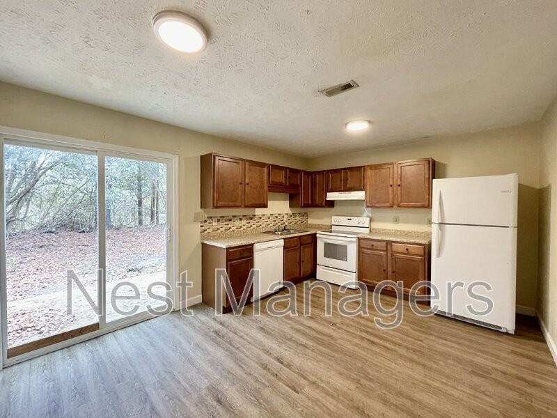 5850 Aftonshire Dr - Photo 6 of 14