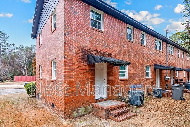 816 Pilot Ave - Photo 3 of 17