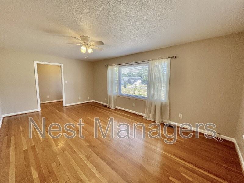 621 Welsh Pl - Photo 3 of 27