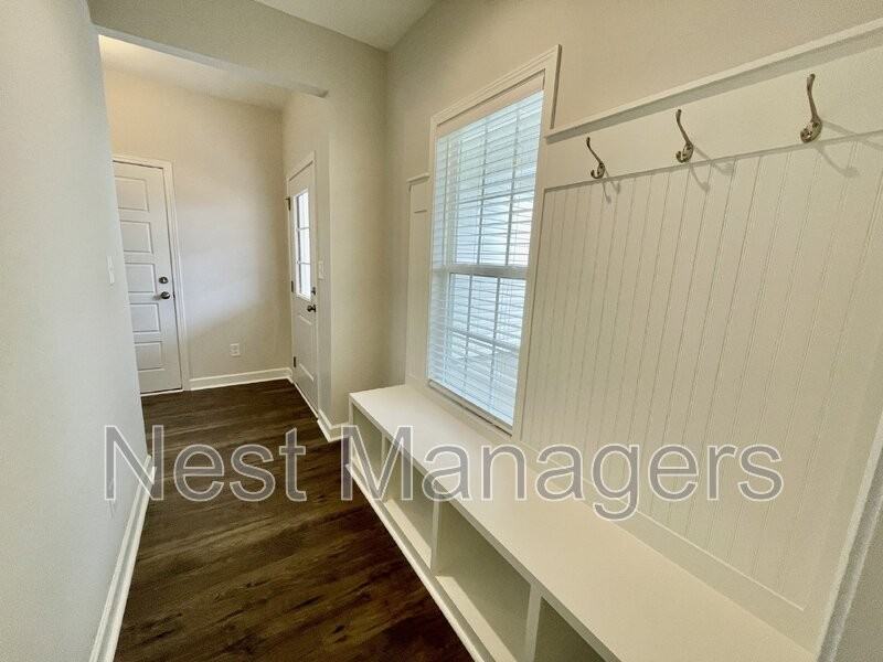 1108 Mayfern Dr - Photo 3 of 28
