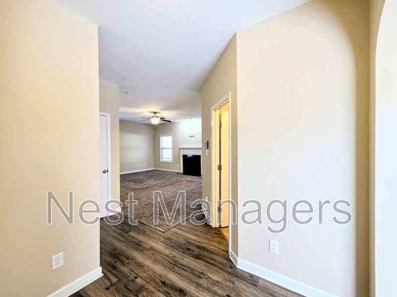 389 Roanoke Dr - Photo 2 of 28