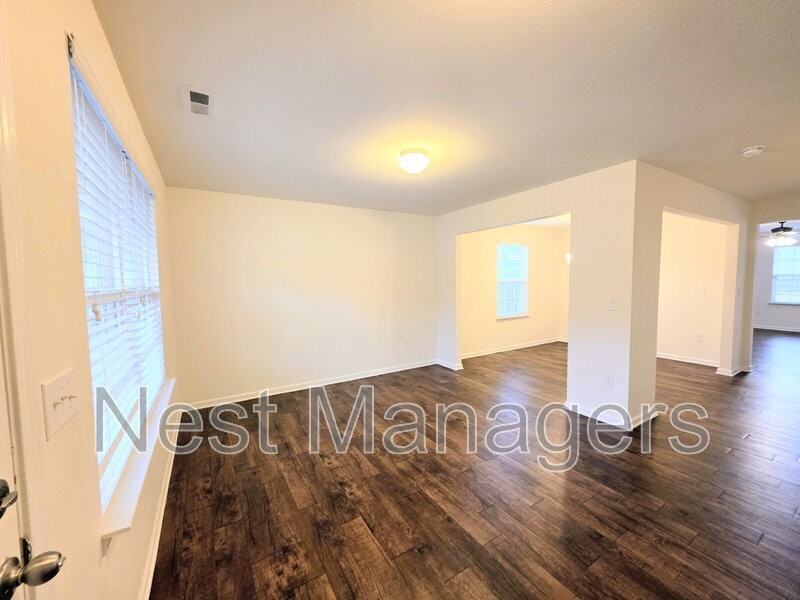331 Botanical Ct - Photo 2 of 26