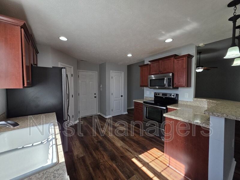 366 Carolina Oaks Cir - Photo 7 of 27