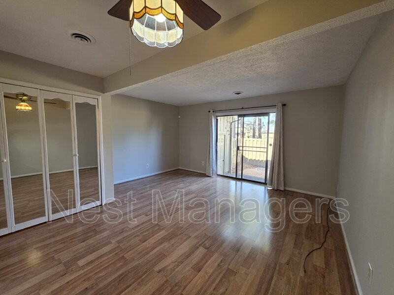 4618 Fen Ct - Photo 4 of 15