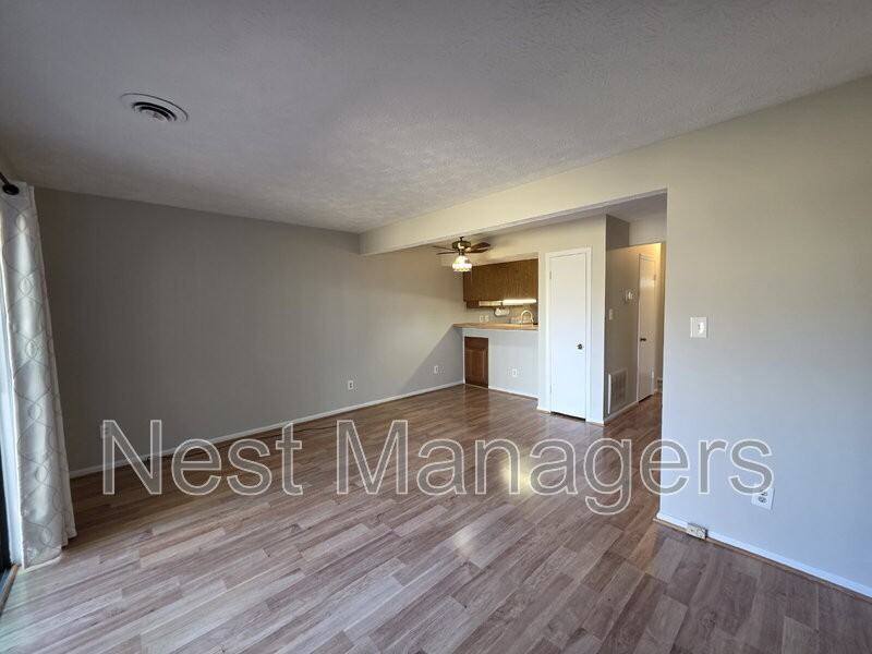 4618 Fen Ct - Photo 5 of 15