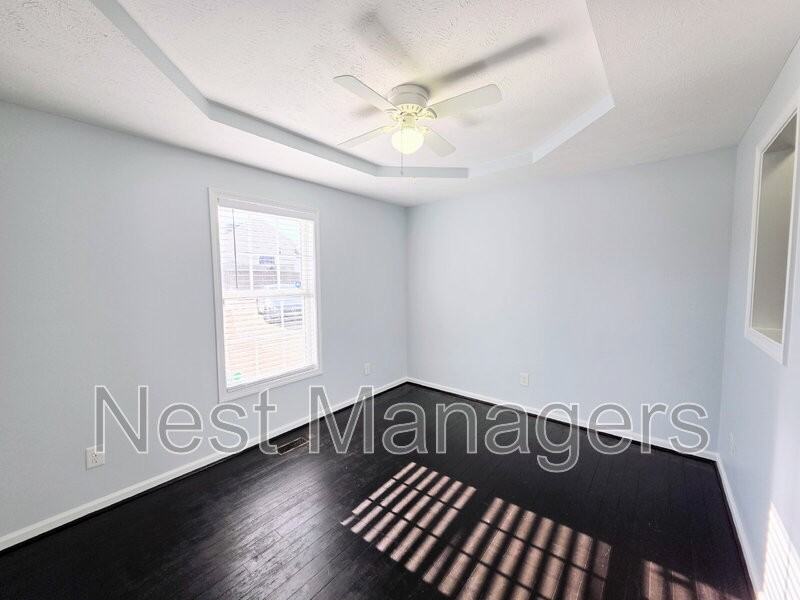 2604 Daniel Boone Ln - Photo 3 of 24