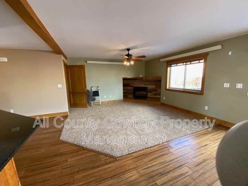 4123 Moraine St - Photo 2 of 15
