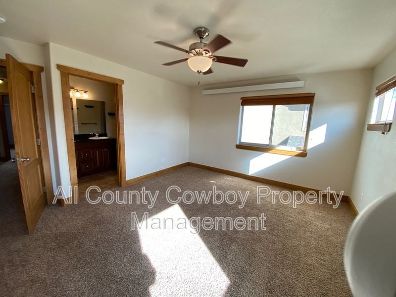 4123 Moraine St - Photo 4 of 15