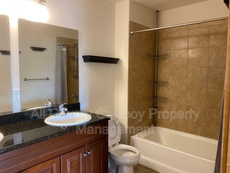 4123 Moraine St - Photo 5 of 15