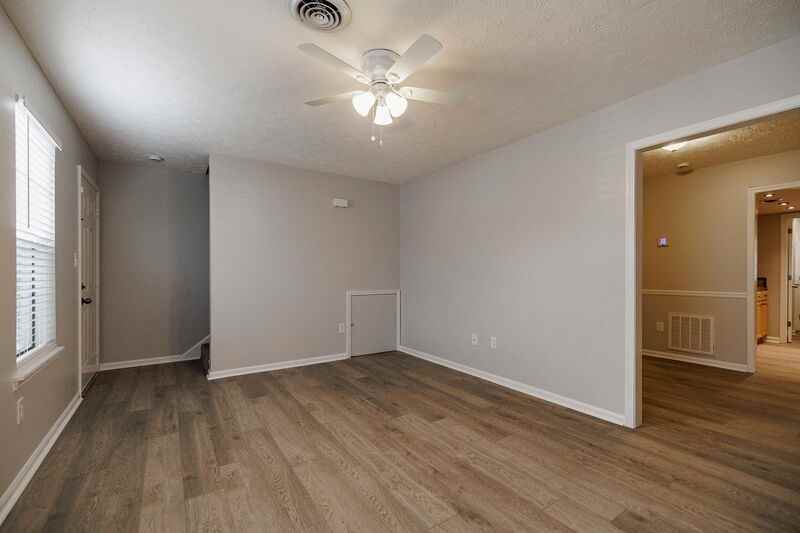 474 Huntington Rd - Photo 5 of 20