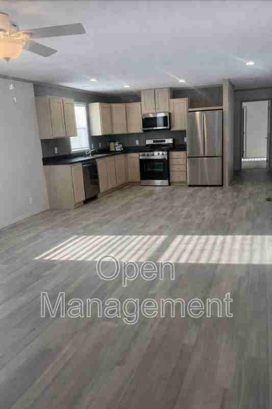 825 1st Ave S - Photo 5 of 15