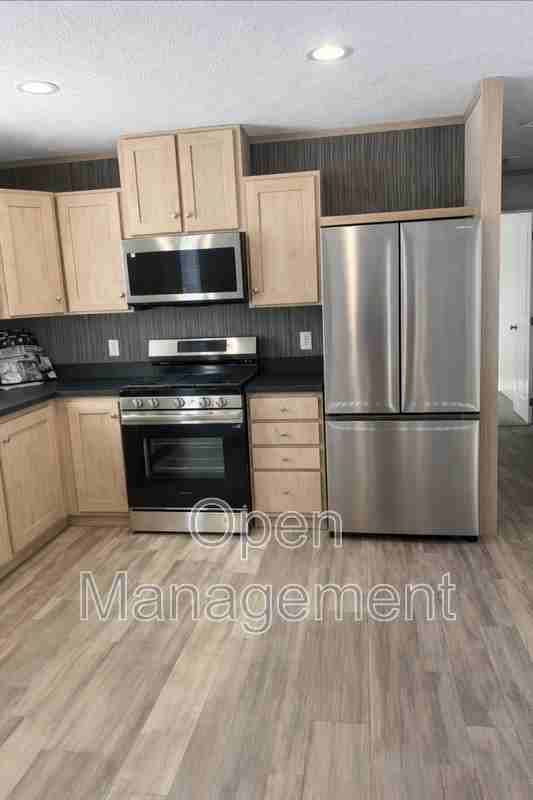 825 1st Ave S - Photo 7 of 15