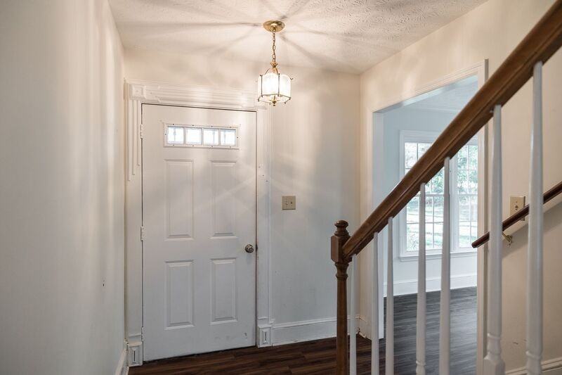 110 Breckenridge Ln - Photo 5 of 40