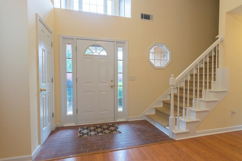 340 Bedford Dr - Photo 2 of 19