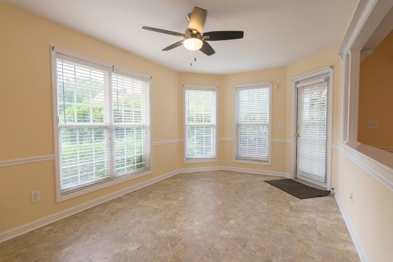 340 Bedford Dr - Photo 6 of 19