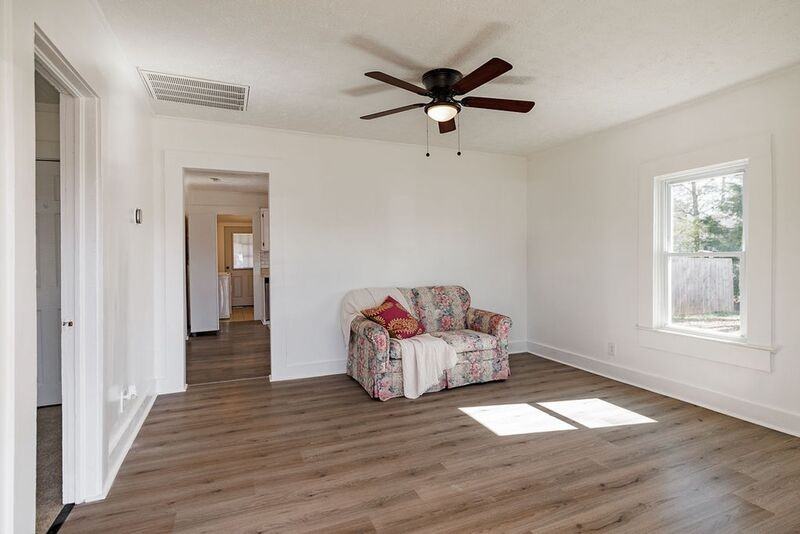 2084 Broad St - Photo 2 of 25