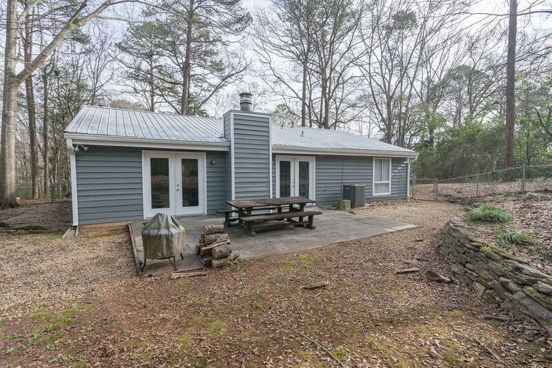 137 Hight Dr - Photo 2 of 28