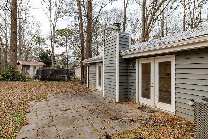 137 Hight Dr - Photo 4 of 28