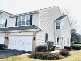 2340 Stoughton Cir - Photo 1 of 1