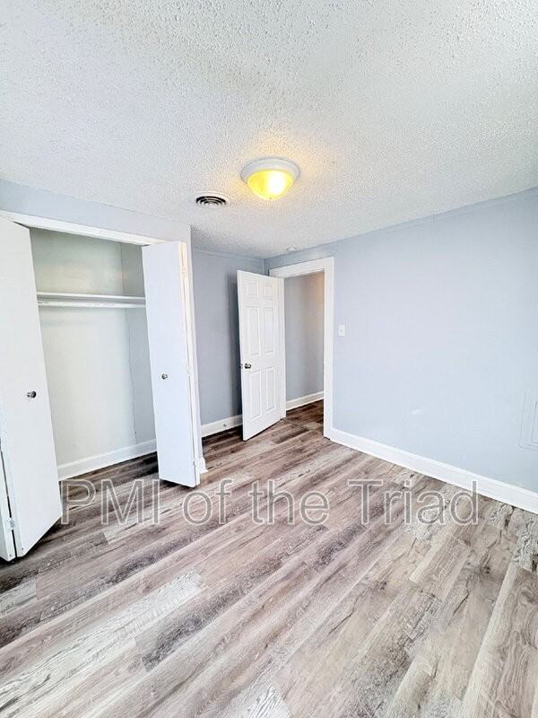 317 Woodbury St - Photo 3 of 18